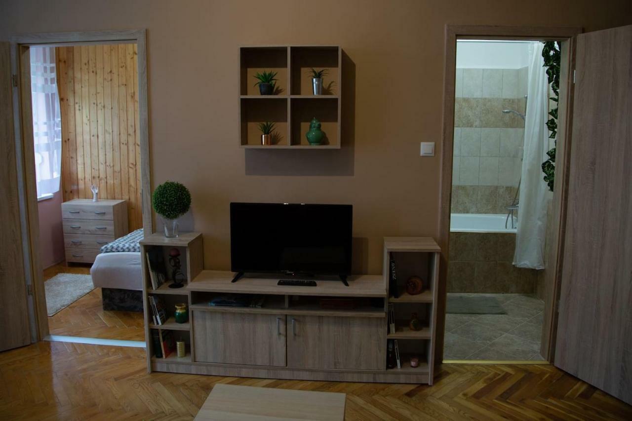 Koroesi Apartman Pecs Ngoại thất bức ảnh